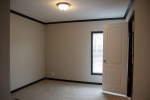 Displaying manufactured home with jack and jill bath