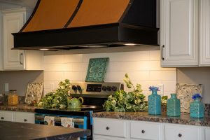 Highlighting Hummingbird dining and kitchen room design