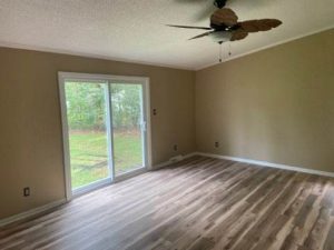 Displaying Summerville exterior home view with land details