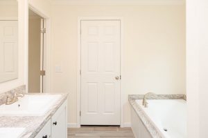 Showing modern kitchen design inside Clayton Pinehurst